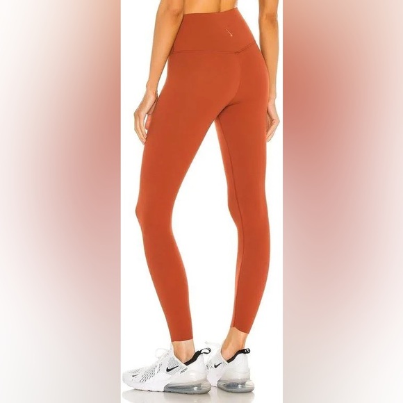 Nike Yoga Luxe 7/8 Leggings - Picture 2 of 7